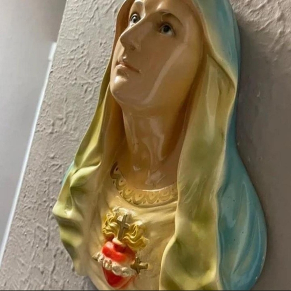 Vintage 1950's Virgin Mary Chalkware Wall Statue - Picture 4 of 7